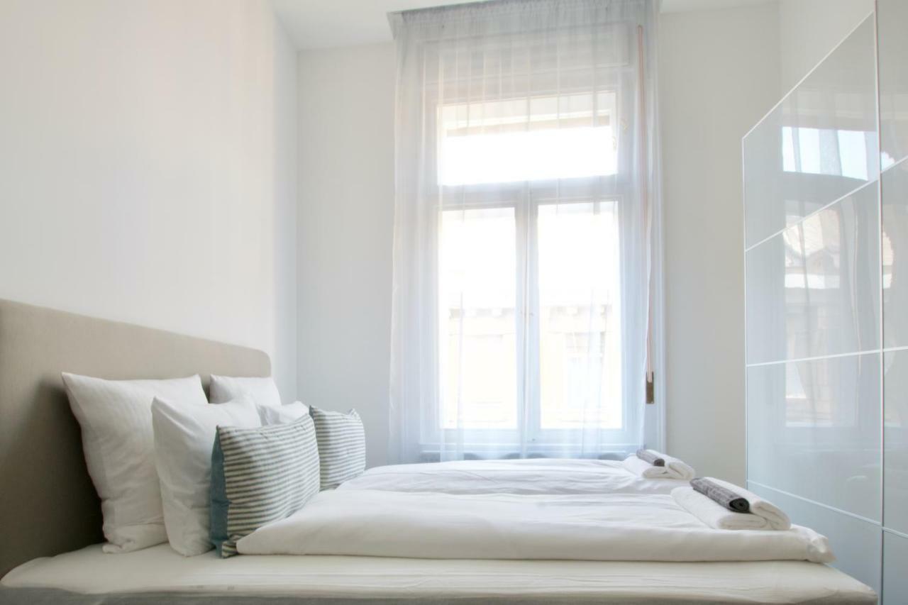 Standard Apartment By Hi5 - Anker 1 Budapeste Exterior foto