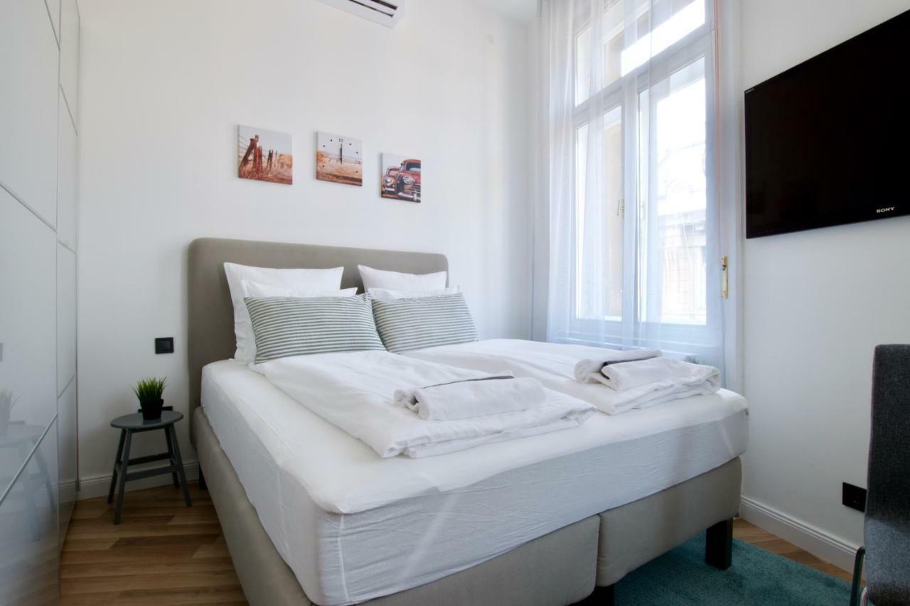 Standard Apartment By Hi5 - Anker 1 Budapeste Exterior foto