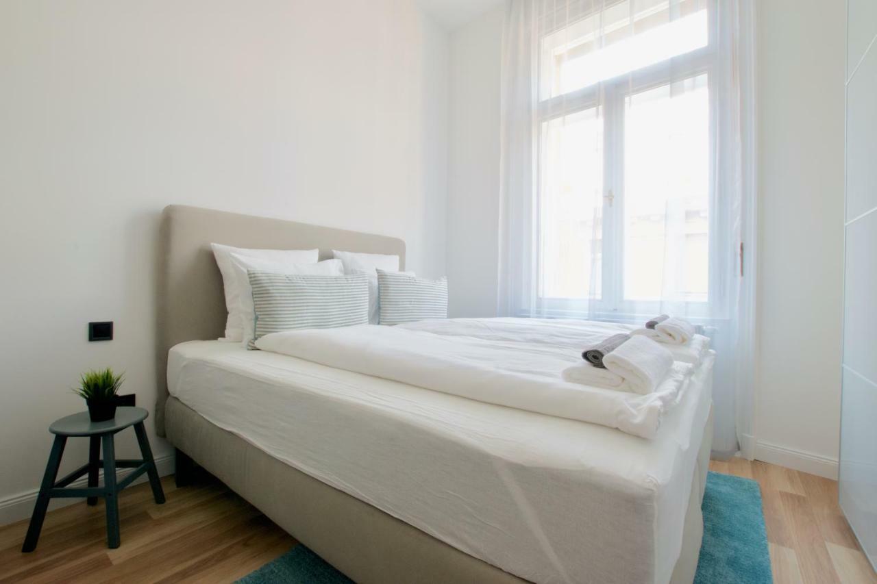 Standard Apartment By Hi5 - Anker 1 Budapeste Exterior foto