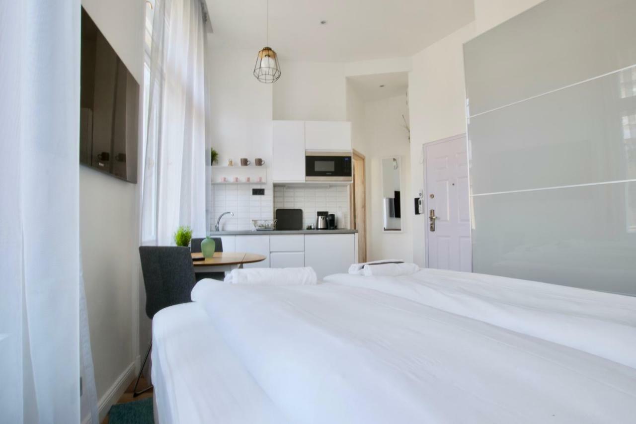 Standard Apartment By Hi5 - Anker 1 Budapeste Exterior foto